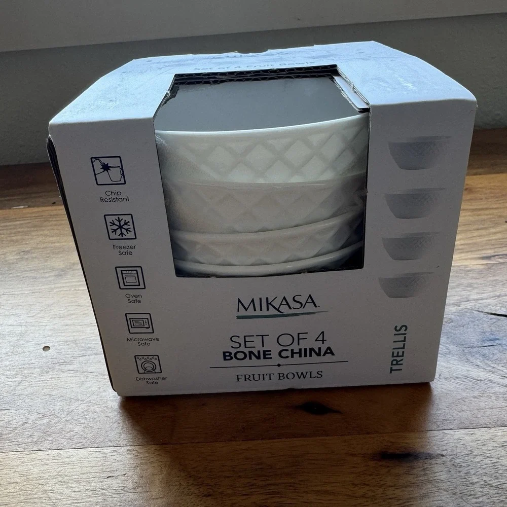 Mikasa Jenna Bowls Fruit Berry White Bone China Dessert Bowl Set of 4 New